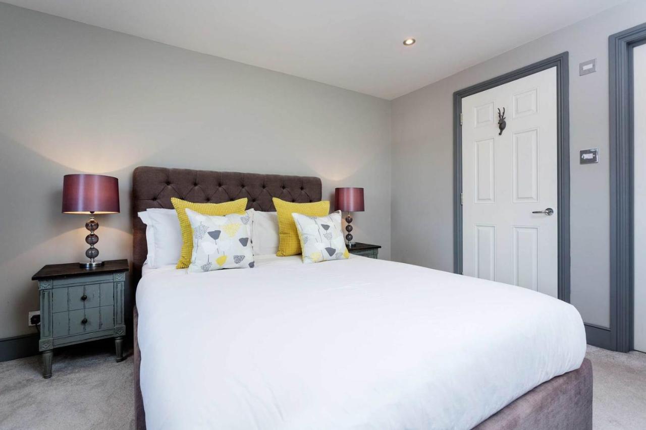 Fulham, - Stylish 5 Bedroom House * Londra